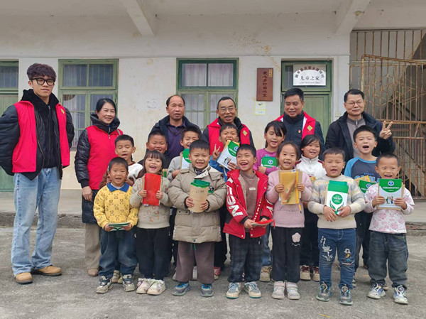 苗坪小学慰问_20251216_副本.jpg