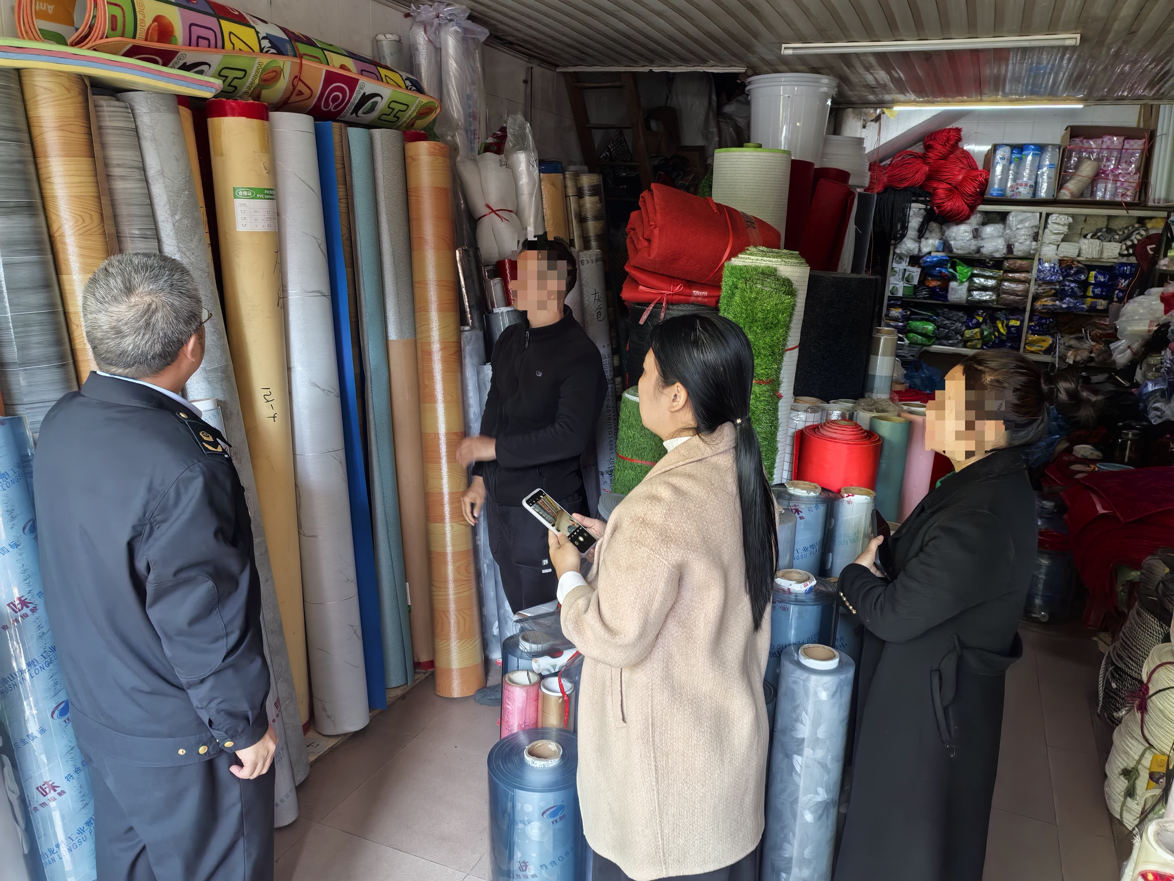 执法人员现场检查、调解 (2).jpg